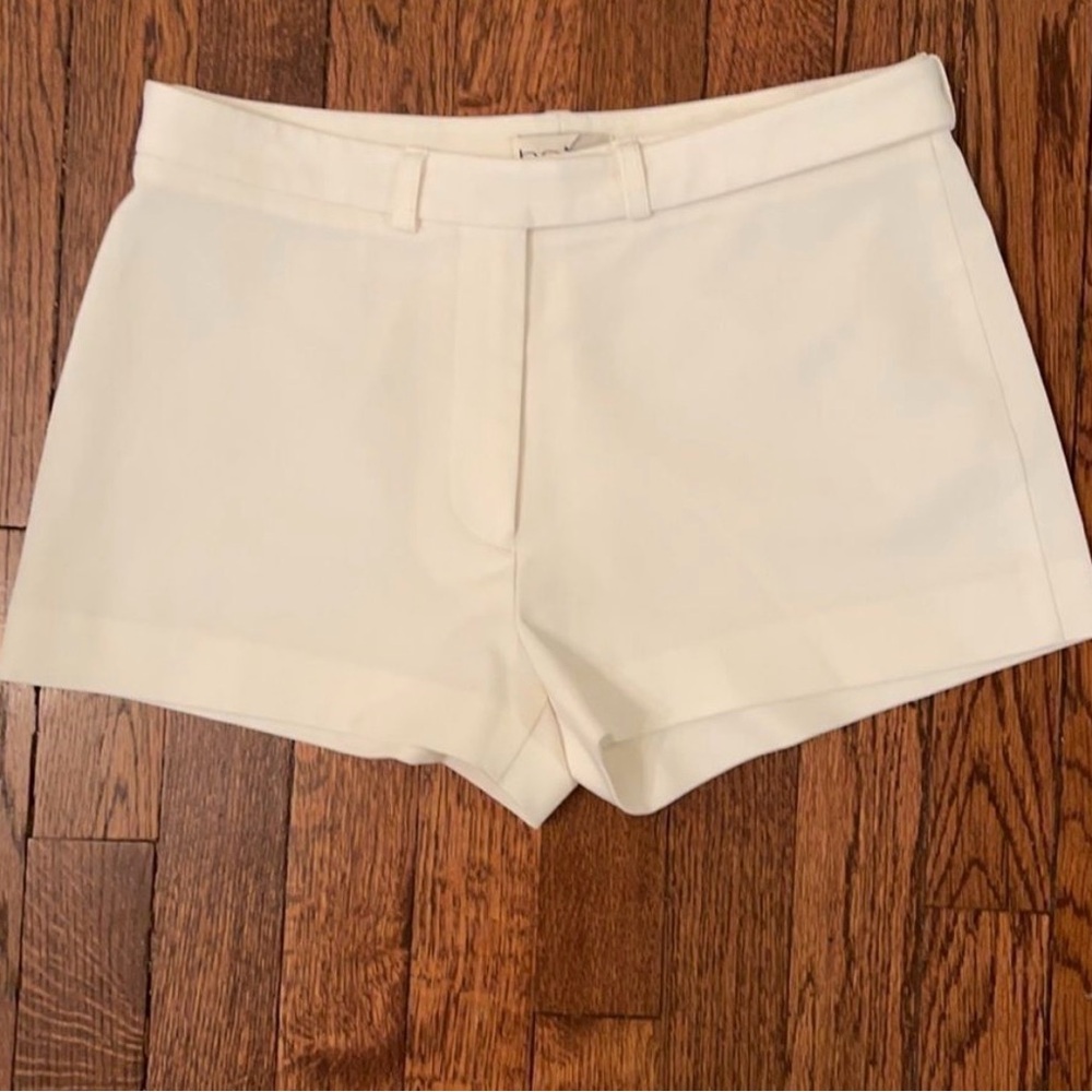 Bebe White Shorts size 6